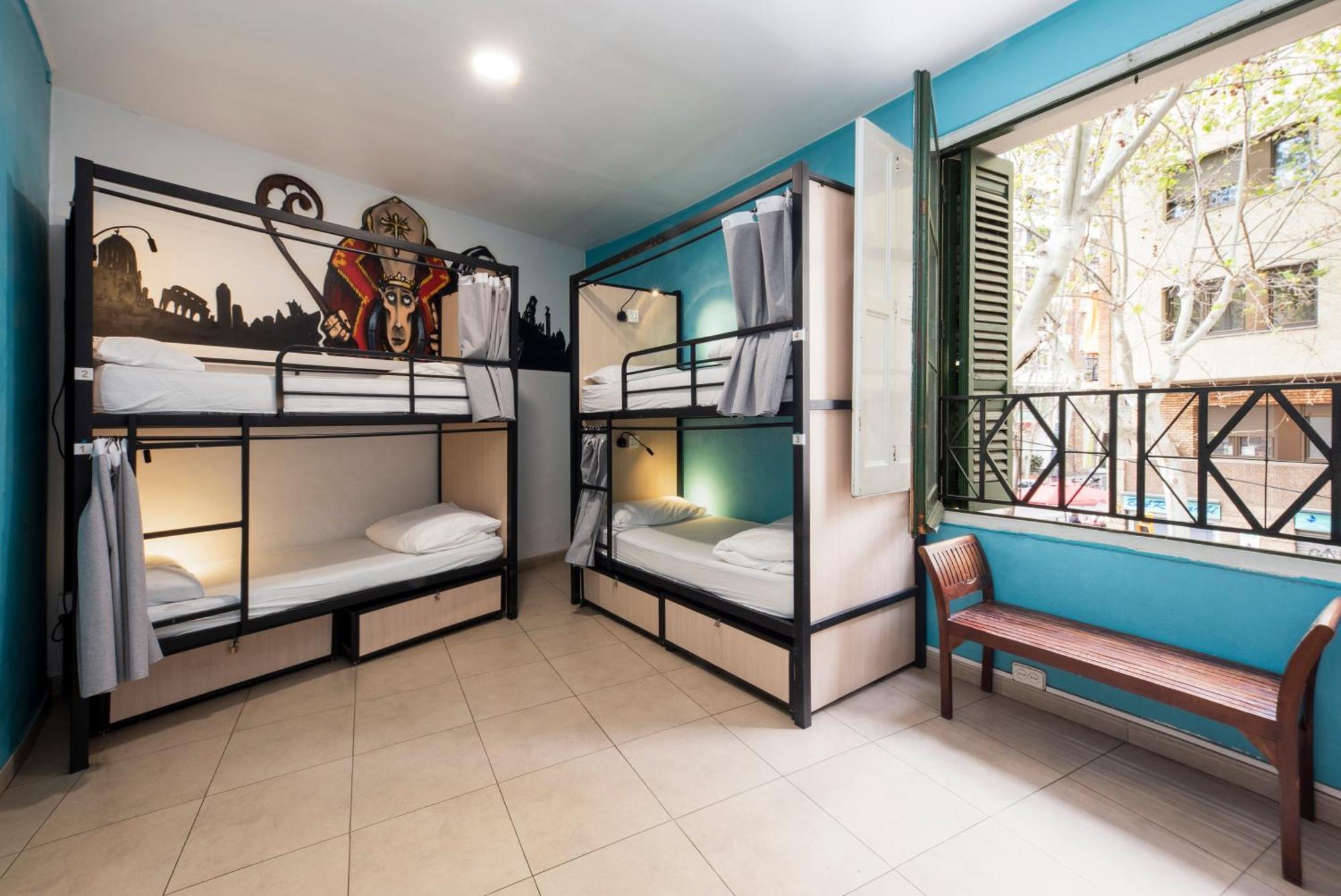 No Limit Hostel Graffiti บาร์เซโลนา ภายนอก รูปภาพ