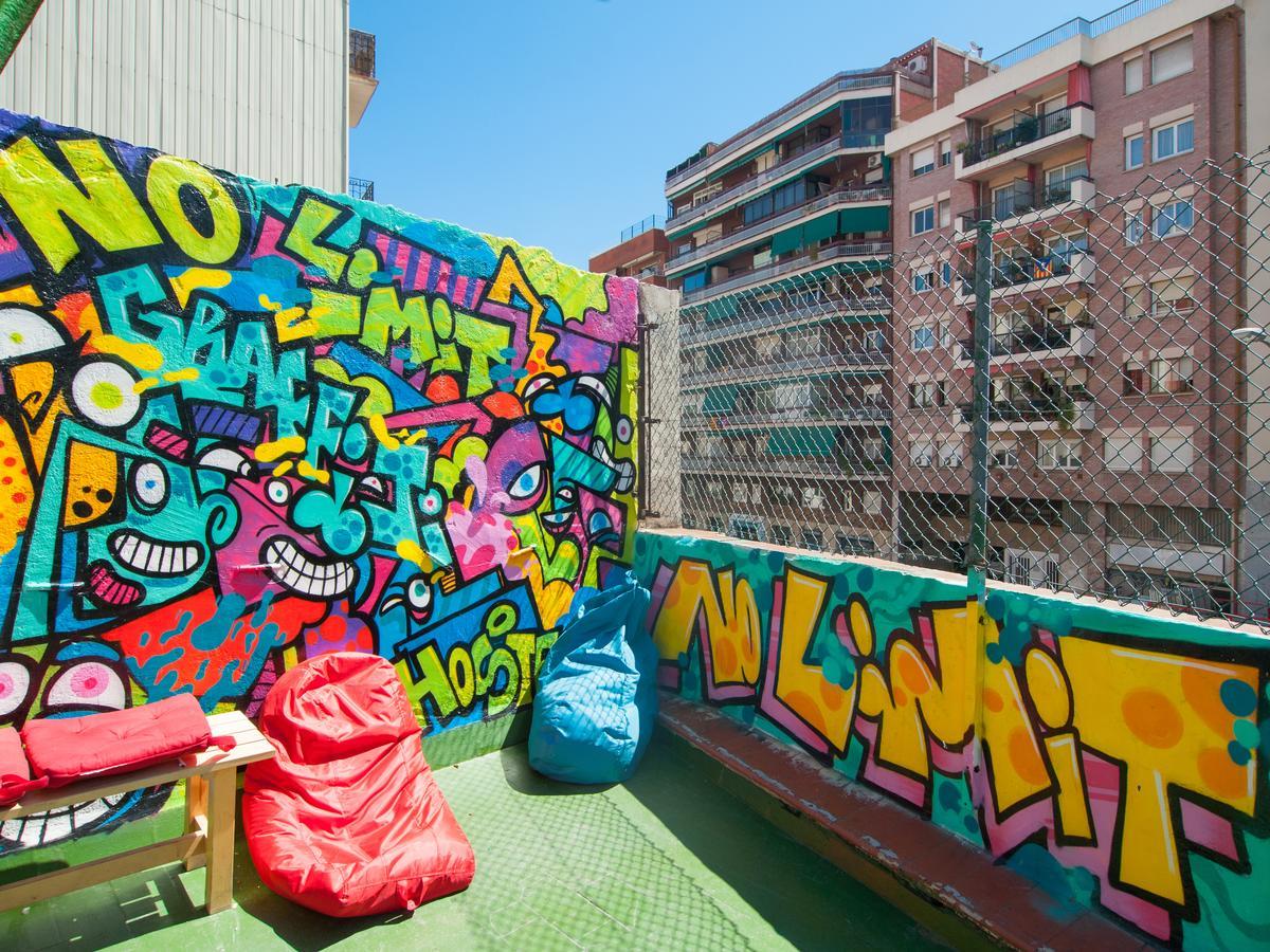 No Limit Hostel Graffiti บาร์เซโลนา ภายนอก รูปภาพ